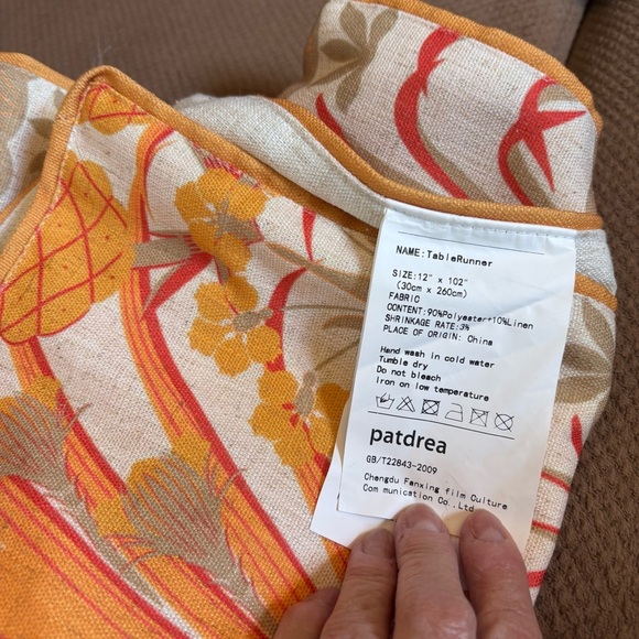 Patdrea Tropical Linen Table Runner Yellow Vintage Elegant Pineapple Pattern - Picture 8 of 9